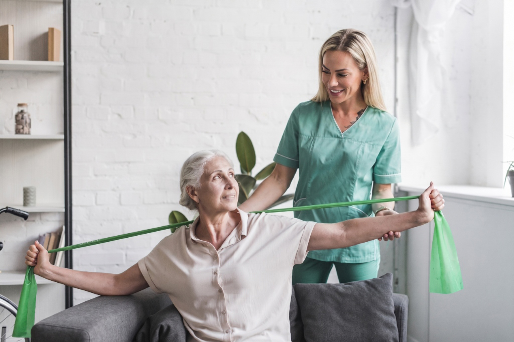 Fisioterapeuta realizando atendimento domiciliar em Brasília